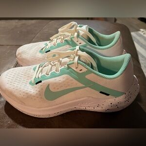 Nike Air Zoom Winflo 10 'White Emerald Rise' FN7106-100
